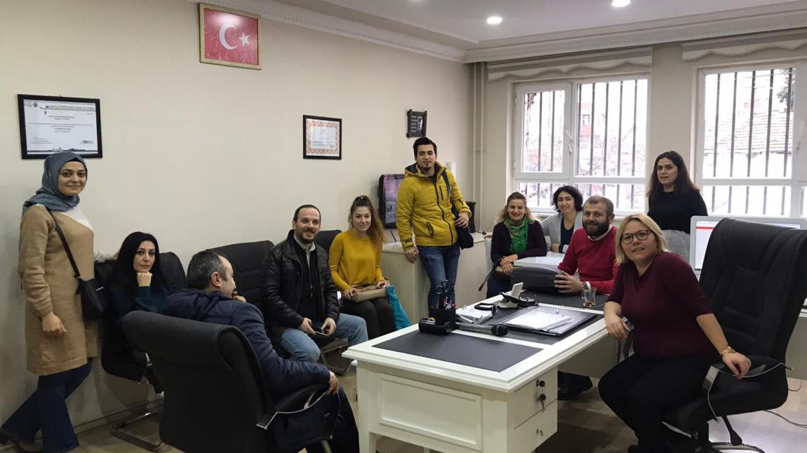 İlçe Milli Eğitim Müdürlüğümüzün koordinasyonunda, çocuk kitabı yazarı Mehmet YAŞAR öğrenci ve öğretmenlerimizle buluştu.